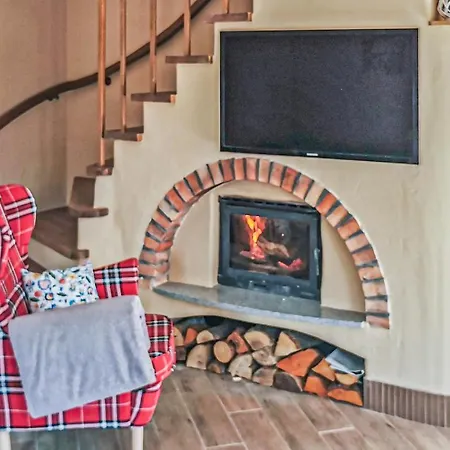 3 Bedroom Amazing In Casa de Férias Kopalino